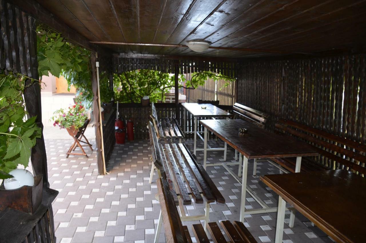 科斯蒂内什蒂 Smarthouse酒店 外观 照片